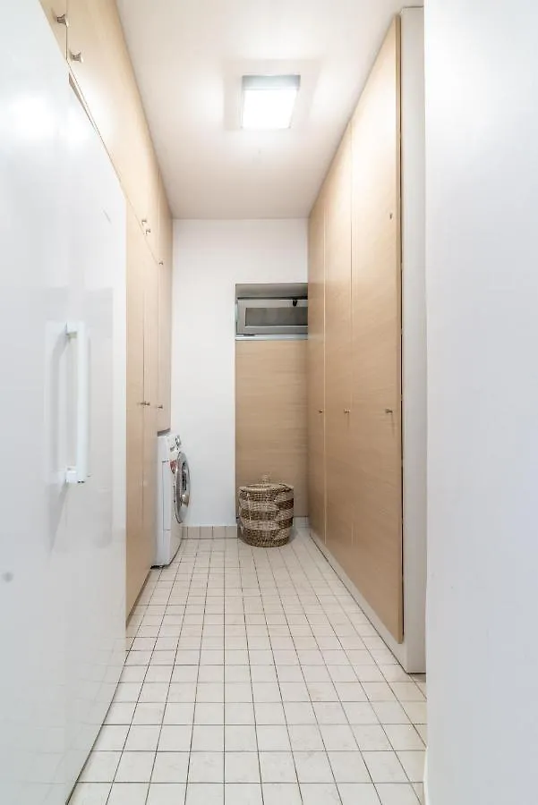 Candia Boulevard Apartment